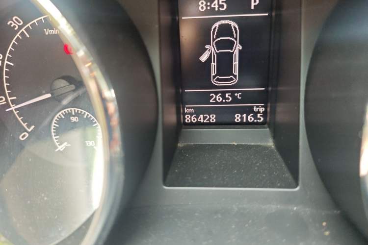 Used Skoda Yeti 2014 1.8TSI DSG Polar Edition Odometer Close Up