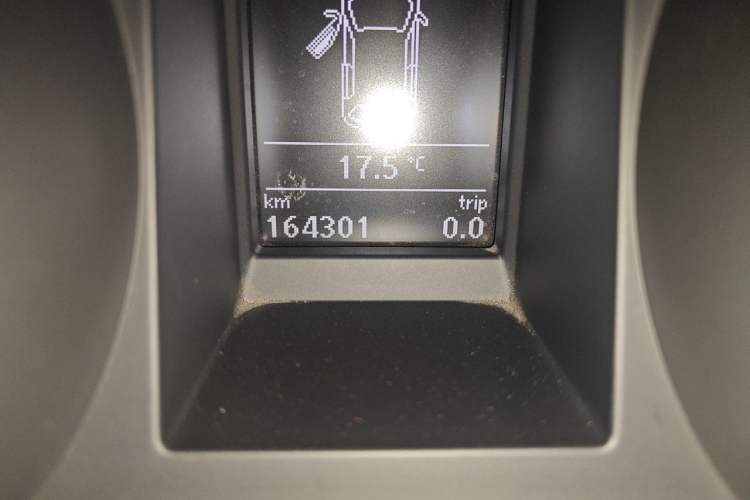 Used Skoda Yeti 2014 1.4TSI Manual Polar Edition Odometer Close Up