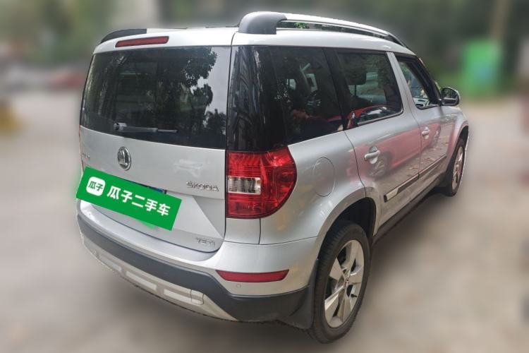 Used Skoda Yeti 2014 1.8TSI DSG Polar Edition Rear Right 45 Deg
