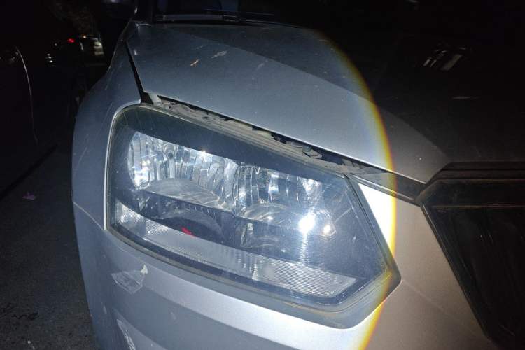 Used Skoda Yeti 2014 1.4TSI Manual Polar Edition Right Front Headlight