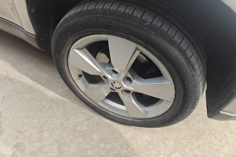 Used Skoda Yeti 2014 1.8TSI DSG Polar Edition Right Front Wheel Hub