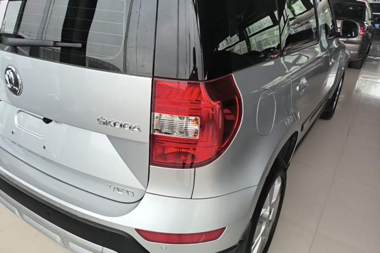 Used Skoda Yeti 2014 1.4TSI DSG Explorer Edition Right Rear Taillight
