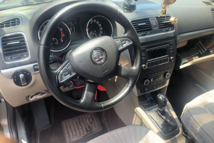 Used Skoda Yeti 2014 1.8TSI DSG Polar Edition Steering Wheel
