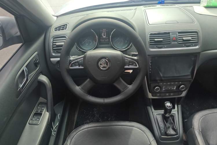 Used Skoda Yeti 2014 1.8TSI DSG Polar Edition Steering Wheel
