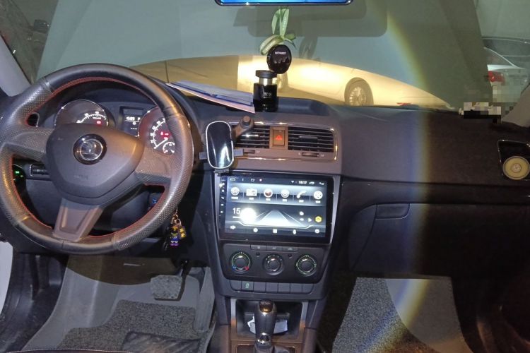 Used Skoda Yeti 2014 1.4TSI DSG Vibrant Edition Audio And AC Panel
