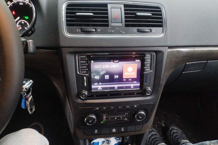 Used Skoda Yeti 2014 1.8TSI DSG All-Wheel Drive Edition Audio And AC Panel