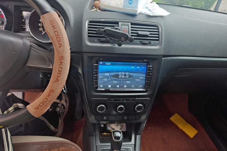 Used Skoda Yeti 2014 1.4TSI DSG Vibrant Edition Audio And AC Panel