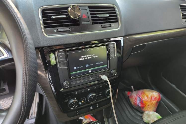Used Skoda Yeti 2014 1.8TSI DSG All-Wheel Drive Edition Audio And AC Panel