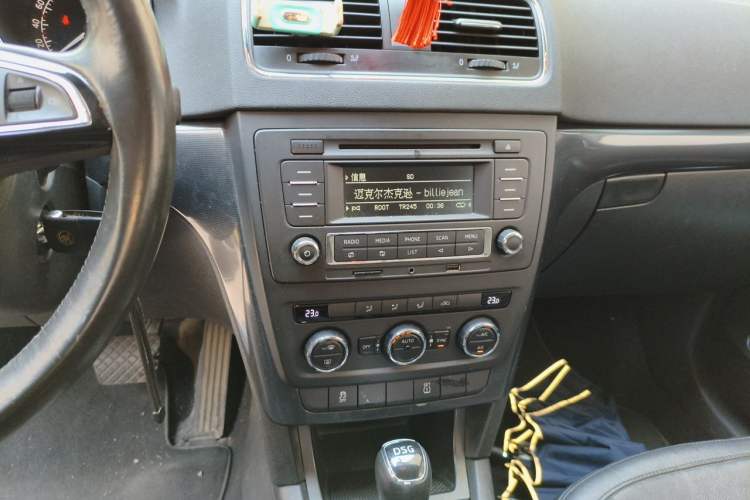 Used Skoda Yeti 2014 1.4 TSI DSG Phantom Edition Audio And AC Panel