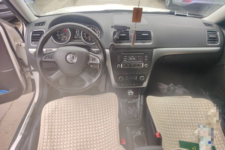 Used Skoda Yeti 2014 1.4 TSI DSG Polar Edition Center Console