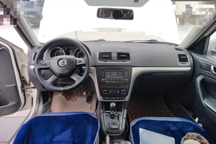 Used Skoda Yeti 2014 1.8TSI DSG Polar Edition Center Console