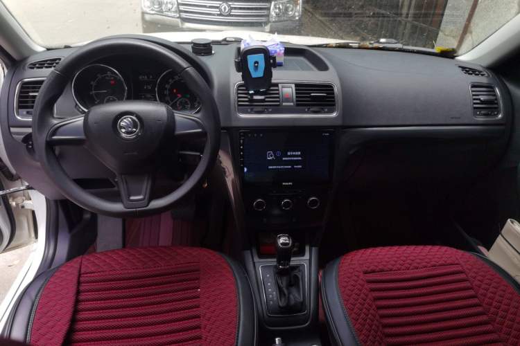 Used Skoda Yeti 2014 1.4TSI DSG Vibrant Edition Center Console