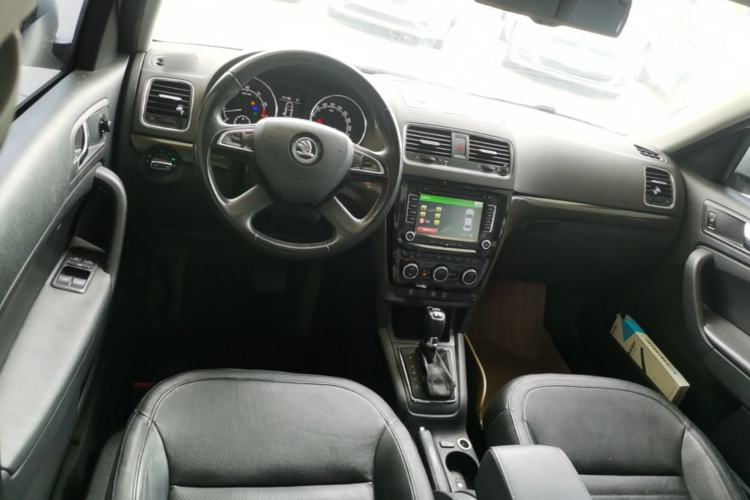 Used Skoda Yeti 2014 1.8TSI DSG All-Wheel Drive Edition Center Console