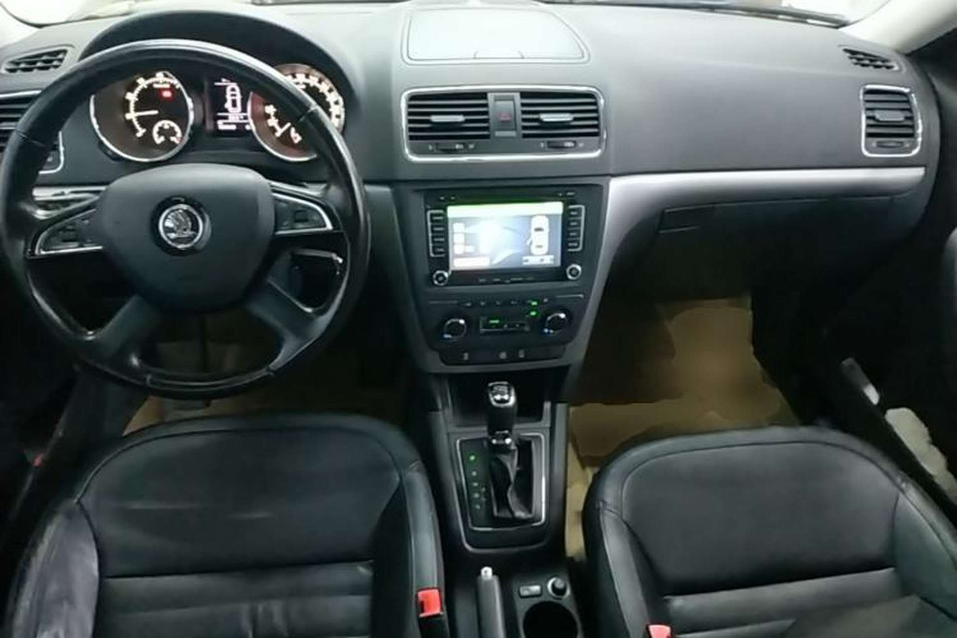 Used Skoda Yeti 2014 1.8TSI DSG Polar Edition Center Console
