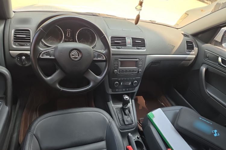 Used Skoda Yeti 2014 1.8TSI DSG Polar Edition Center Console
