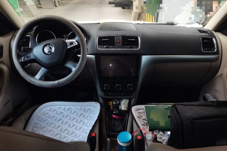 Used Skoda Yeti 2014 1.4 TSI DSG Phantom Edition Center Console