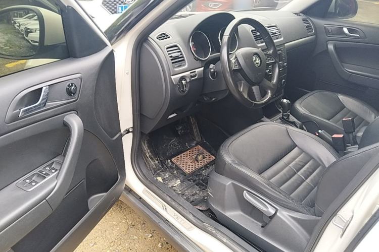 Used Skoda Yeti 2014 1.8TSI DSG Polar Edition Driver Seat