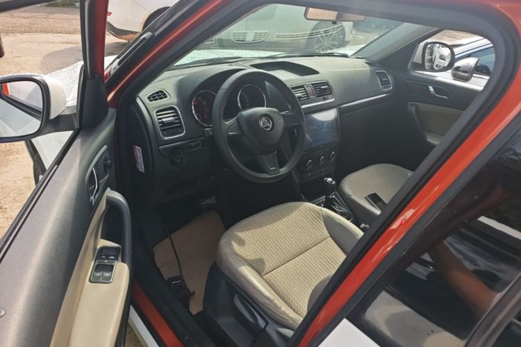Used Skoda Yeti 2014 1.4TSI DSG Vibrant Edition Driver Seat