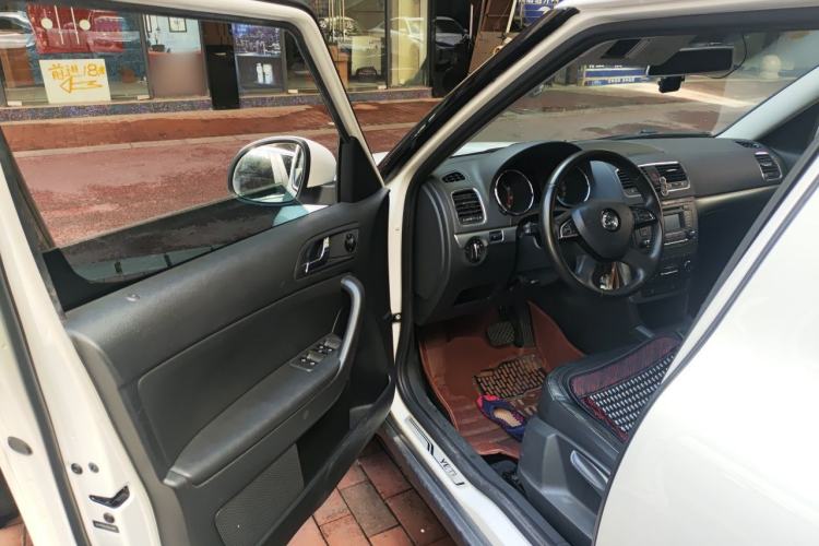 Used Skoda Yeti 2014 1.4 TSI DSG Polar Edition Driver Seat