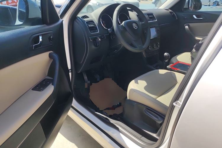 Used Skoda Yeti 2014 1.6L Manual Colorful Edition Driver Seat