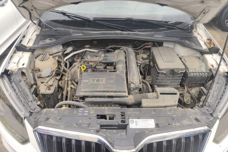 Used Skoda Yeti 2014 1.4 TSI DSG Polar Edition Engine Bay