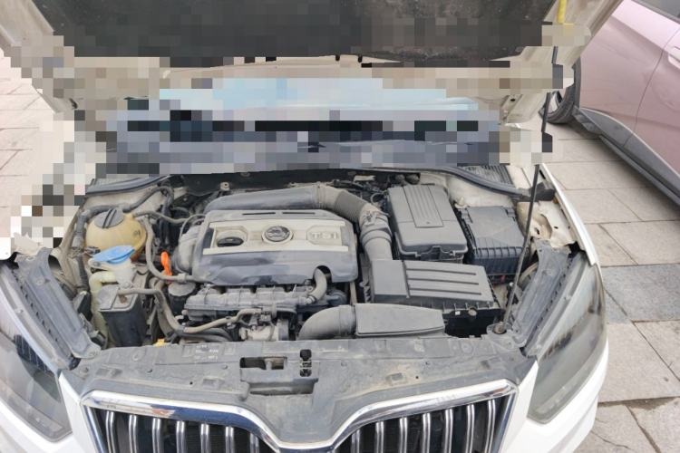 Used Skoda Yeti 2014 1.8TSI DSG Polar Edition Engine Bay