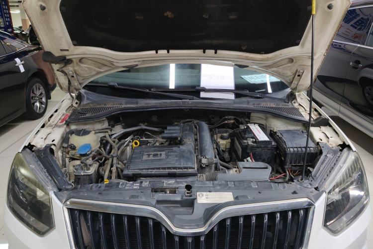 Used Skoda Yeti 2014 1.4TSI Manual Colorful Edition Engine Bay