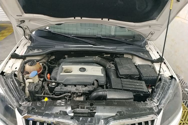 Used Skoda Yeti 2014 1.8TSI DSG Polar Edition Engine Bay