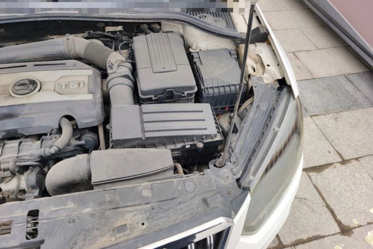 Used Skoda Yeti 2014 1.8TSI DSG Polar Edition Engine Bay Left