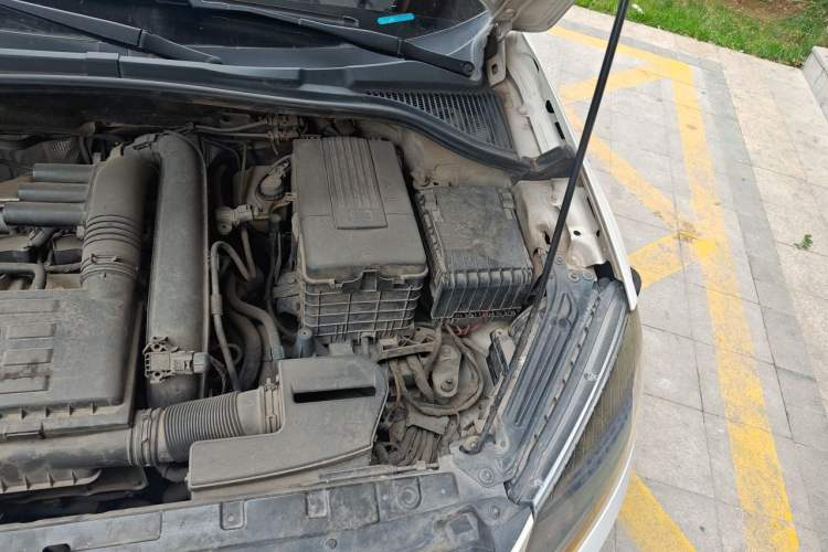 Used Skoda Yeti 2014 1.4TSI DSG Vibrant Edition Engine Bay Left