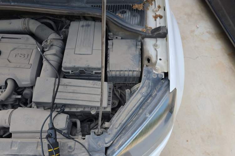 Used Skoda Yeti 2014 1.8TSI DSG Polar Edition Engine Bay Left