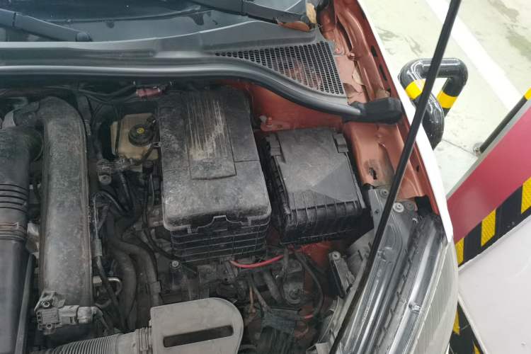 Used Skoda Yeti 2014 1.4TSI DSG All-Wheel Drive Version Engine Bay Left