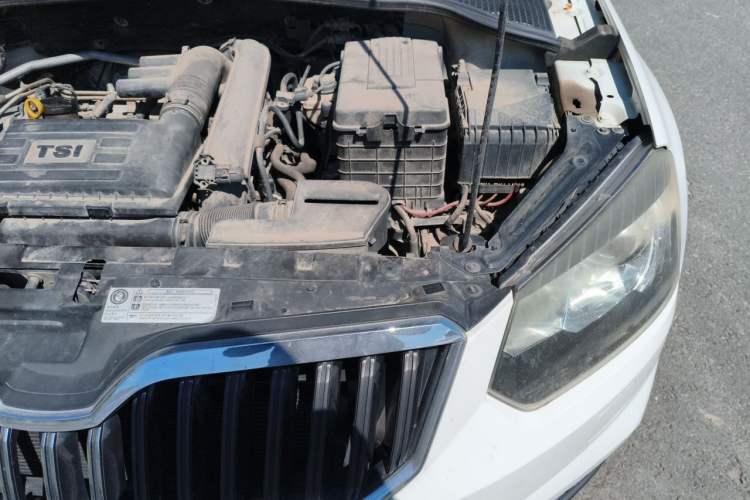 Used Skoda Yeti 2014 1.4TSI DSG All-Wheel Drive Version Engine Bay Left