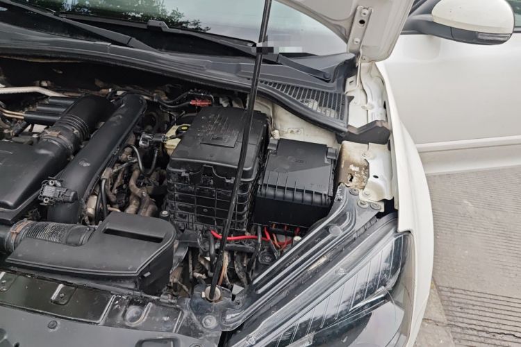 Used Skoda Yeti 2014 1.4TSI DSG Vibrant Edition Engine Bay Left