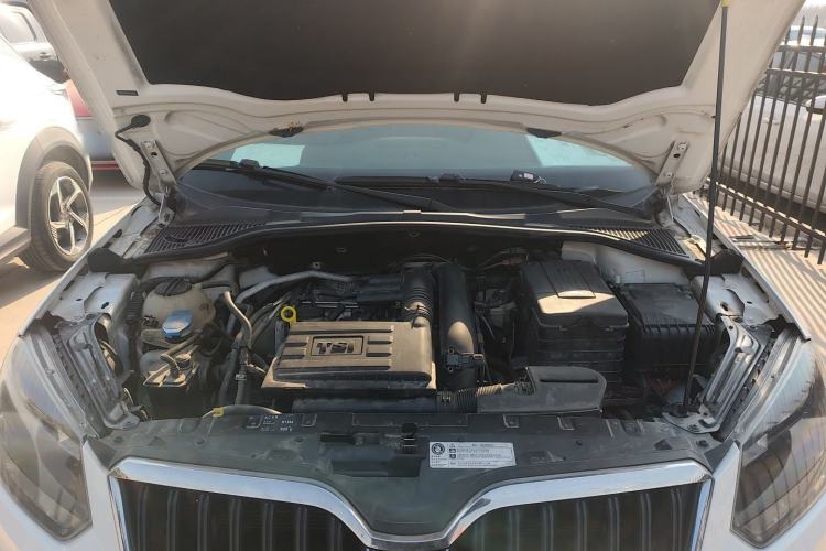 Used Skoda Yeti 2014 1.4 TSI DSG Polar Edition Engine Bay