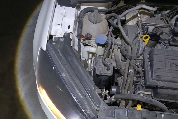 Used Skoda Yeti 2014 1.4TSI DSG Vibrant Edition Engine Bay Right
