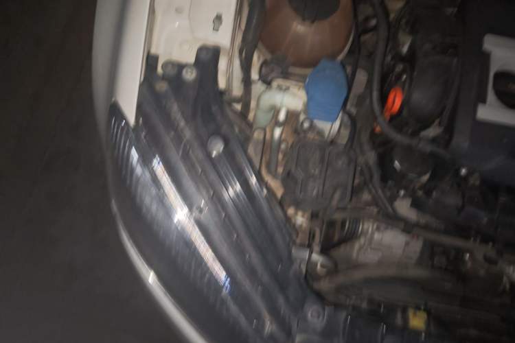 Used Skoda Yeti 2014 1.8TSI DSG Polar Edition Engine Bay Right