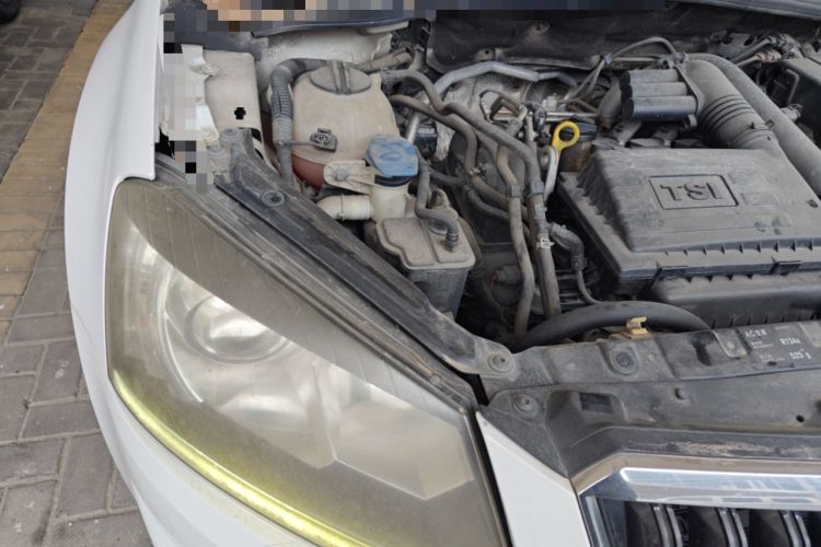 Used Skoda Yeti 2014 1.4TSI DSG All-Wheel Drive Version Engine Bay Right
