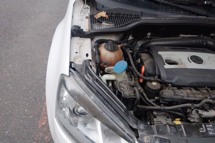 Used Skoda Yeti 2014 1.8TSI DSG All-Wheel Drive Edition Engine Bay Right