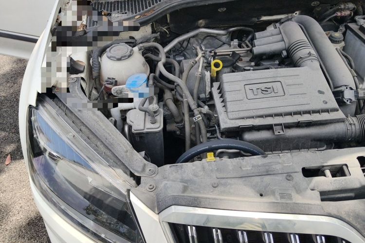 Used Skoda Yeti 2014 1.4TSI Manual Polar Edition Engine Bay Right