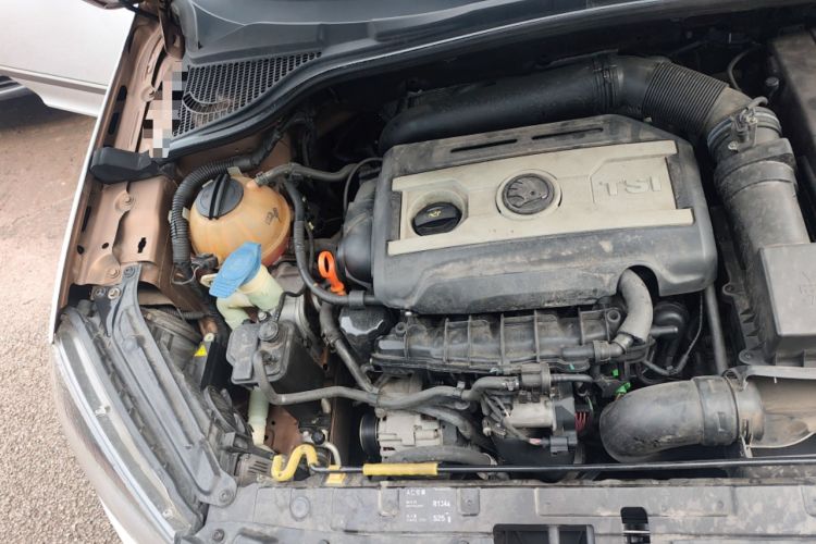 Used Skoda Yeti 2014 1.8TSI DSG All-Wheel Drive Edition Engine Bay Right
