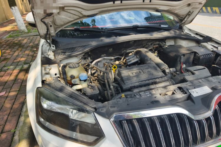 Used Skoda Yeti 2014 1.4TSI Manual Polar Edition Engine Bay Right