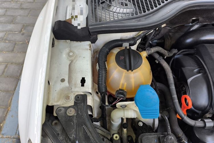 Used Skoda Yeti 2014 1.8TSI DSG All-Wheel Drive Edition Engine Bay Right