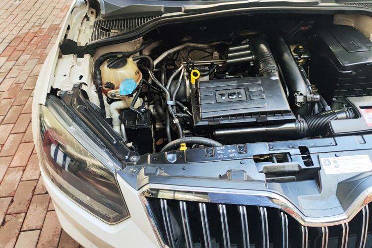 Used Skoda Yeti 2014 1.4 TSI DSG Polar Edition Engine Bay Right