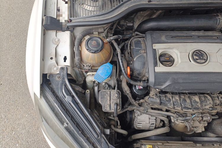 Used Skoda Yeti 2014 1.8TSI DSG Polar Edition Engine Bay Right