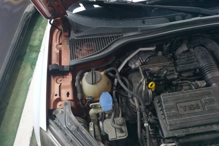 Used Skoda Yeti 2014 1.4TSI DSG All-Wheel Drive Version Engine Bay Right