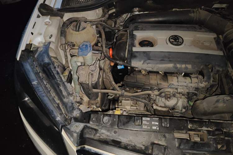 Used Skoda Yeti 2014 1.8TSI DSG All-Wheel Drive Edition Engine Bay Right