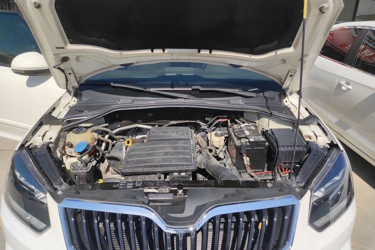 Used Skoda Yeti 2014 1.6L Manual Colorful Edition Engine Bay