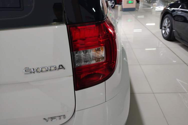 Used Skoda Yeti 2014 1.4TSI Manual Colorful Edition Exterior 6