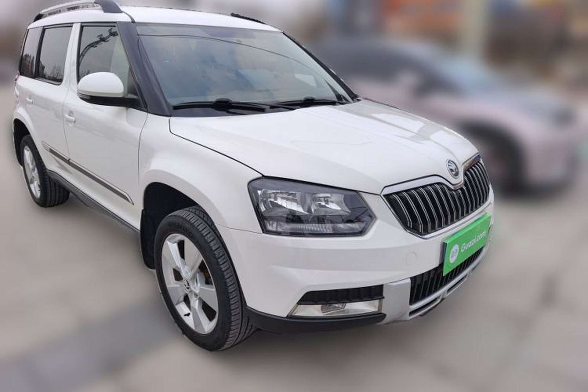 Used Skoda Yeti 2014 1.8TSI DSG Polar Edition Front Right 45 Deg